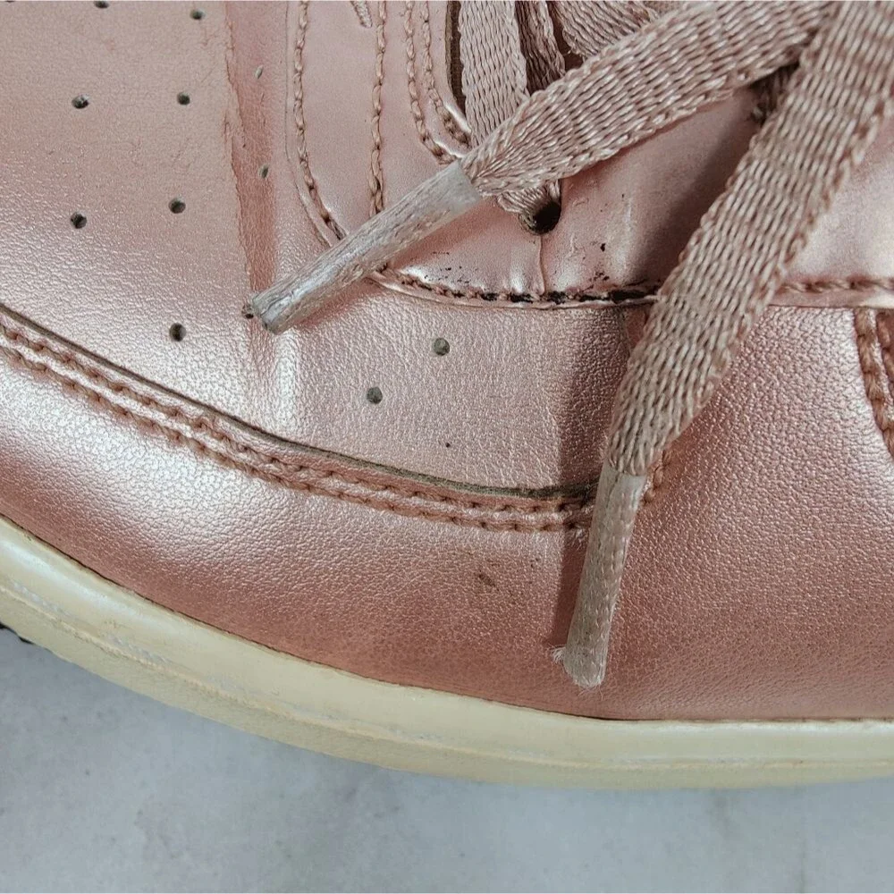 Nike Girls' Air Force 1 SE GS Metallic Rose Gold Sneakers Tennis Shoes, 7Y